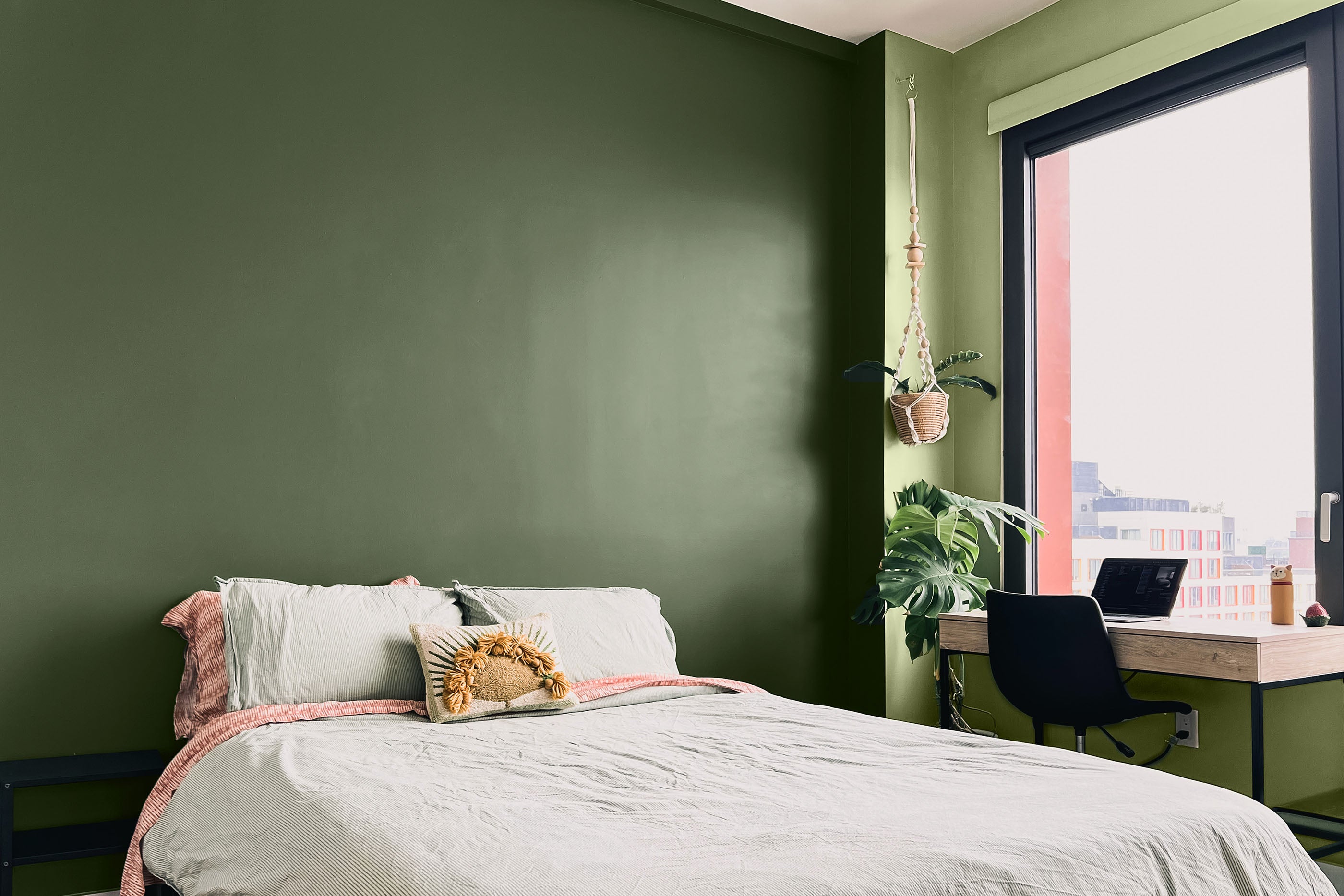 Peek Inside This Dark Green Bedroom For Major Small-Space Inspo – Clare